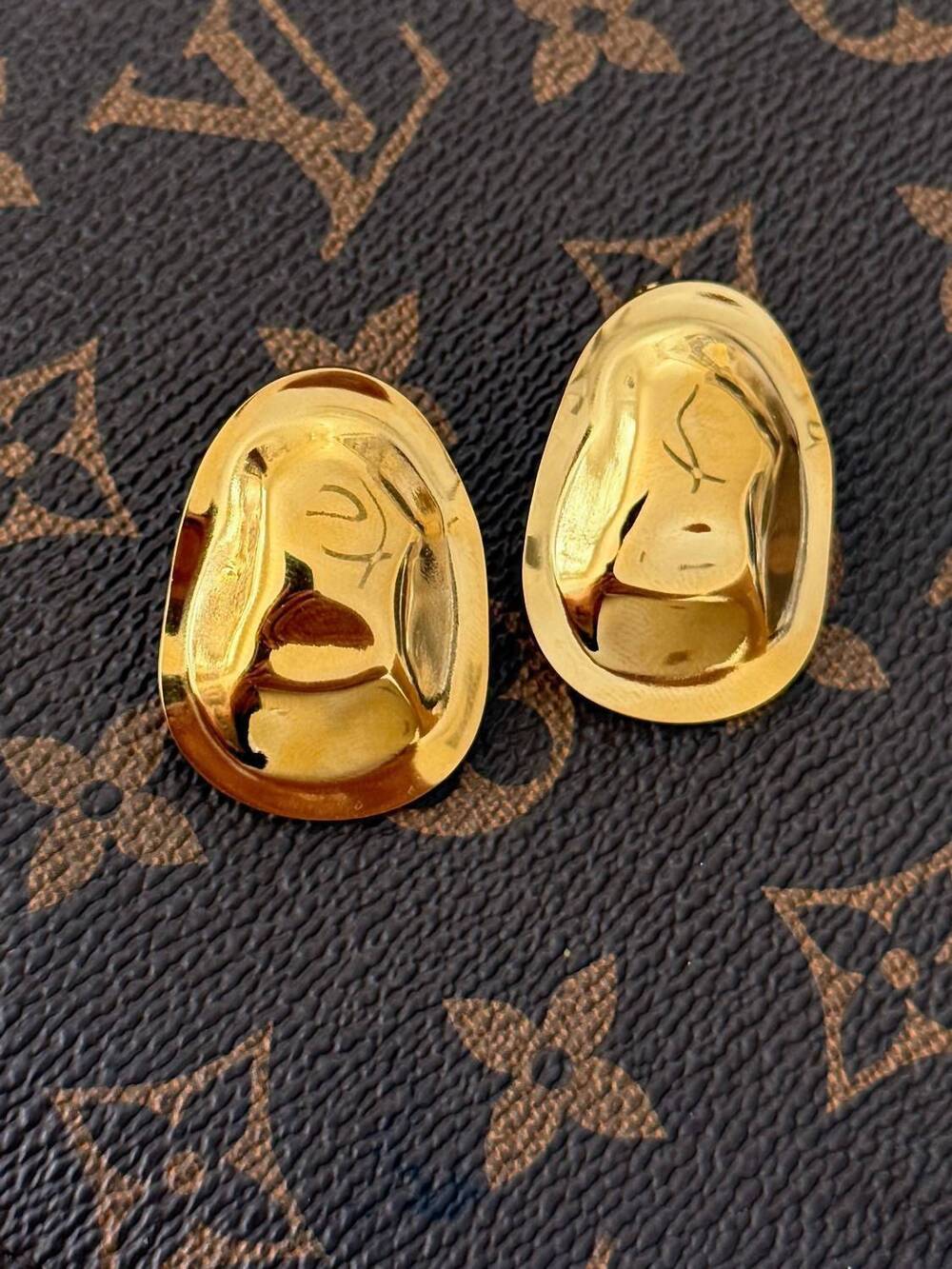 NEW CHANSUTTPEARLS the anniston statement earrings in gold